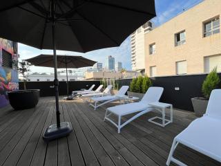 Beer Garden Hotel - 5