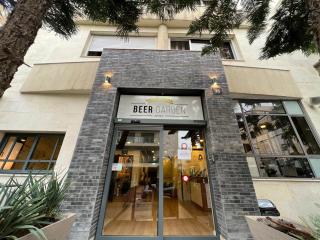 Beer Garden Hotel - Tel Aviv - 9