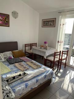 Apartments with parking space Nemira, Omis - 21891 - Omiš - 1