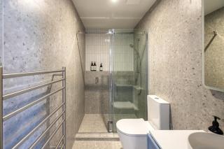 Onetangi Beach Stays Studio 2 - Coast & Country - Onetangi - 2