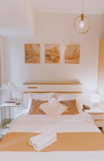 Uptown Parksuites Elegant 1BR with Balcony and Washer - Manila - 0
