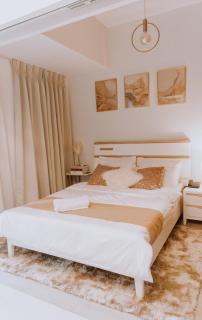 Uptown Parksuites Elegant 1BR with Balcony and Washer - Manila - 2