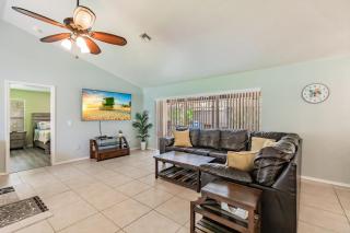 Sunny Oasis Getaway -Heated Pool-Mini Golf-Near Beach - 3