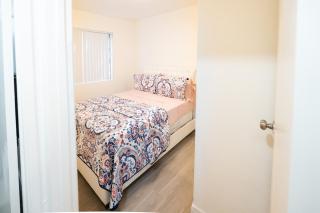 cozy small 2 bedroom in Koreatown/Hollywood - 2
