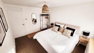 2 Bed Cosy Aylesbury House with Parking - 3