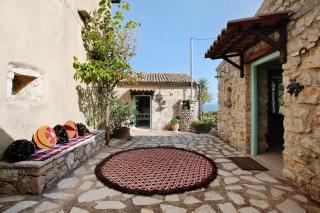 Sira Stonehouse lll - Volimes - 9
