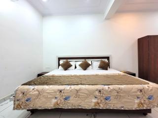 Hotel Ramghat inn -In front of Mandakini River - 2