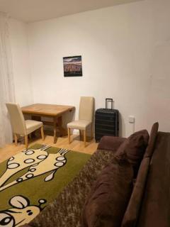 Big room for 2 pers, 9 min to trade fare, FREE parking - Frankfurt am Main - 3