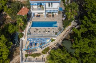 Seafront Villa Azzurro with heated pool - Stanići - 3