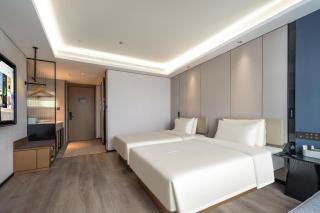Atour Hotel Qingdao Tangdao Bay Jinggangshan Station - Huangdao - 4