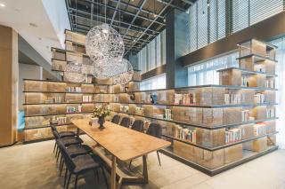 Atour Hotel Ningbo Sanjiangkou Bund Book City - 1