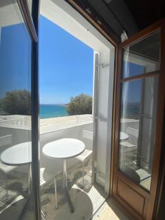 Fisilanis Beachfront Hotel - Logaras - 5