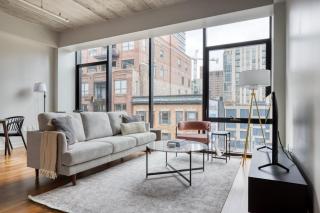 River North 1br w gym lounge roof nr Riverwalk CHI-896 - Chicago - 0