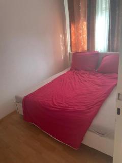 Quet Room in flat,2 station to Messe, free parking,Supermarket near - Frankfurt am Main - 7