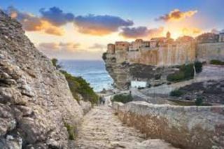 Superbe T2 neuf Bonifacio avec parking gratuit - 4