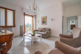 Comfy Flat Steps Away from Siena Station! - Siena - 9