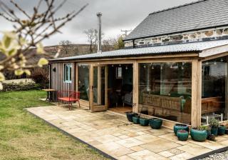 Penrhiw - a country cottage with mountain views - Newport - 3