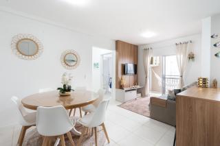 Vista do nascer do SOL e do MAR da janela do quarto seu quarto - Apartamento com dois quartos, sala de estar, cozinha completa, piscina, ar condicionado, playground infantil, a 150 metro da PRAIA - 8