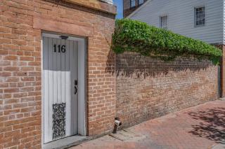 Hamilton Suite 3 - Heart of Downtown, Courtyard - Savannah - 5