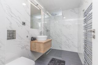 Cozy quiet new apartment in Karlin square - Prague - 5