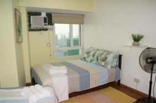 The Beacon Makati by mvmtransient - Manila - 1
