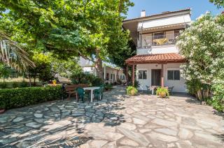 Apartments Xara - Velika - 0