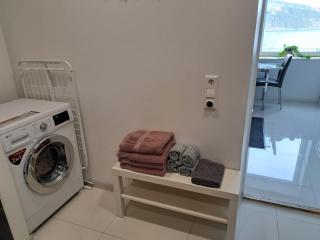 Bergen sunrise Apartment - self check in - Free Parking - 4