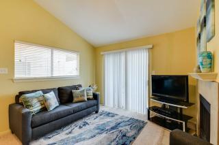 Balcony and Community Pool Deck Condo in Galveston - Galveston - 7