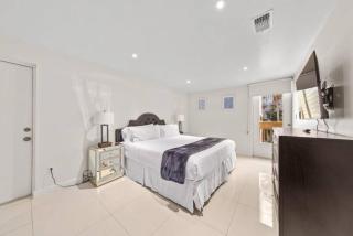 Amazing BahiaMar beachfront 2 steps from amenities - 1