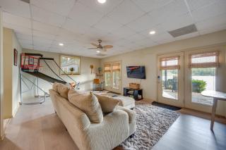 Luxe Lake Sinclair Living Private Dock and Beach! - Resseaus Crossroads - 3