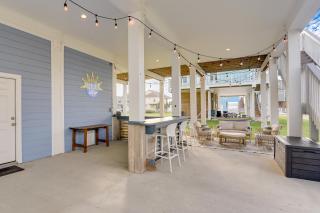Relax Poolside, Walk to Sand! Galveston Family Gem - 0