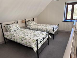 Poachers Hut 1-Bed Cottage Sleeps 2 Pet Friendly - Shorwell - 9