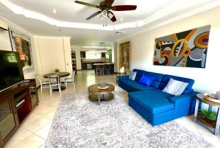 Spacious Penthouse with pool & Jungle Views - 2