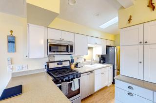 The Fish Bowl - Carpenterville - 3
