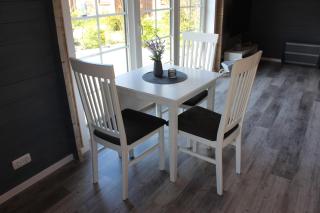 Idyllisches-Blockbohlenhaus-mit-eigenem-Garten-und-Sauna-zum-Wohlfuehlen - 4