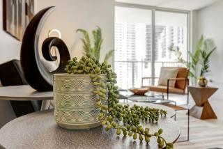 Newly-renovated Corner 3BR Suite with BALCONY and POOL - Miami - 6