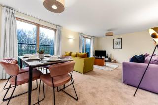 City Retreat with Free Parking and Walking distance from City Centre - 1