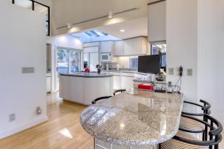 Remarkable Roundhouse Retreat - Truckee - 1