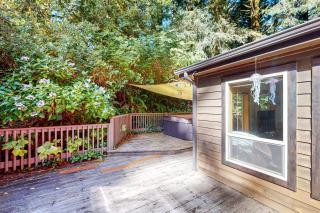 The Whale House - 8