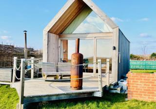 Lushna 12 Lux at Lee Wick Farm Cottages & Glamping - Clacton-on-Sea - 9