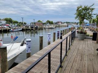 Annapolis @Gate 1 steps to the Harbor Free parking - Annapolis - 0