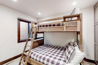 Ski-In, Ski-Out Designer Condo - Truckee - 3