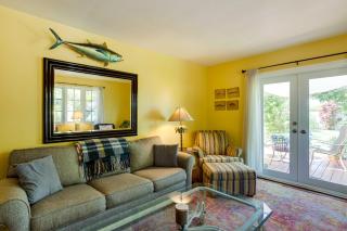 West Palm Beach Home with Fenced-In Yard and Deck! - 6