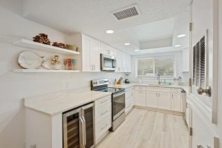 Beachside Gem Sea Woods Condo 153 - Close to Pool Beach Access - Edgewater - 8