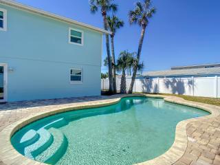 One Piece ~ Duplex with Pool ~ 2 Minutes from Beach Flagler Avenue - 7