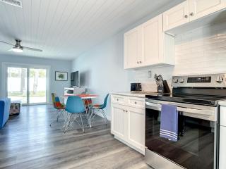 Bikini Bottom Duplex with Pool ~ 2 Minutes from Beach Flagler Avenue - New Smyrna Beach - 3