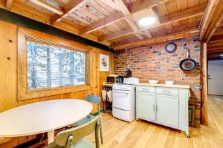 The Cozy Govy Cabin - Government Camp - 3