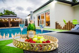 Luxury Stay Villa - 3