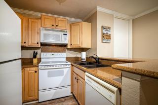 Oceanside Beach Condos - Oceanside - 2