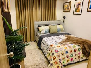 Ultimate Comfort Prime Location 2BR Condo with King Bed near Airport Mall of Asia Fast WiFi and Free Parking - Manila - 5